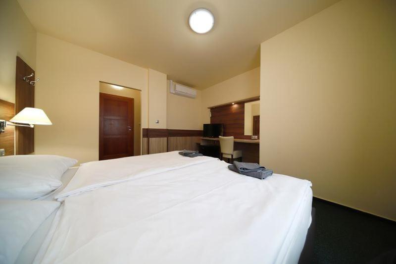 Pension Harmonie -Self Check-In Kolin Exterior photo